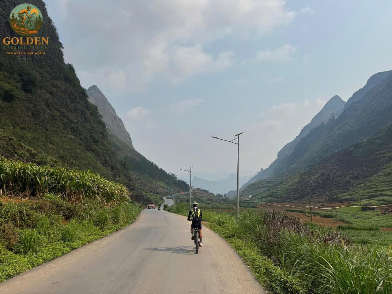 15-Day North Vietnam Cycling Tour: Hanoi, Sa Pa, Ha Giang & Ba Be